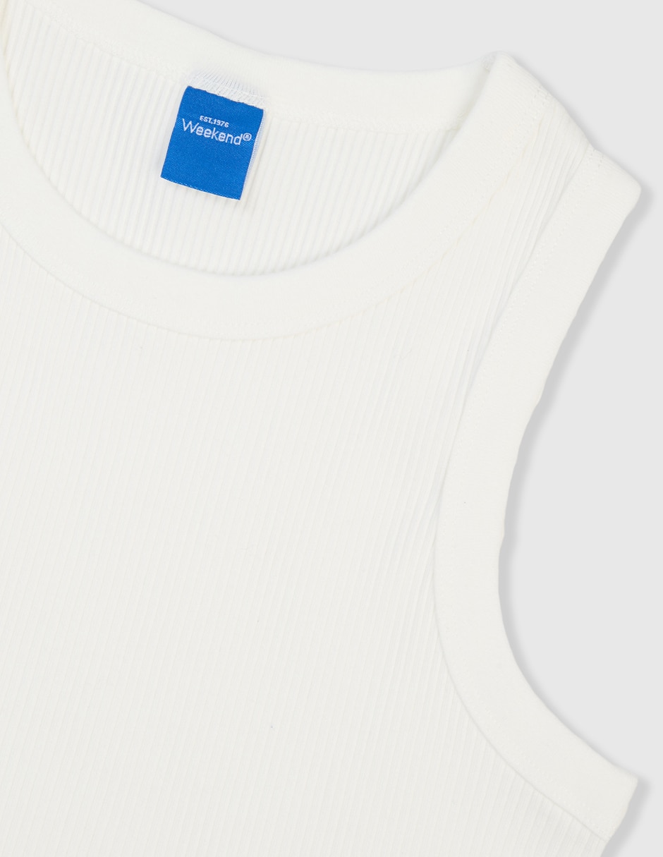 Playera sin manga para niña 3