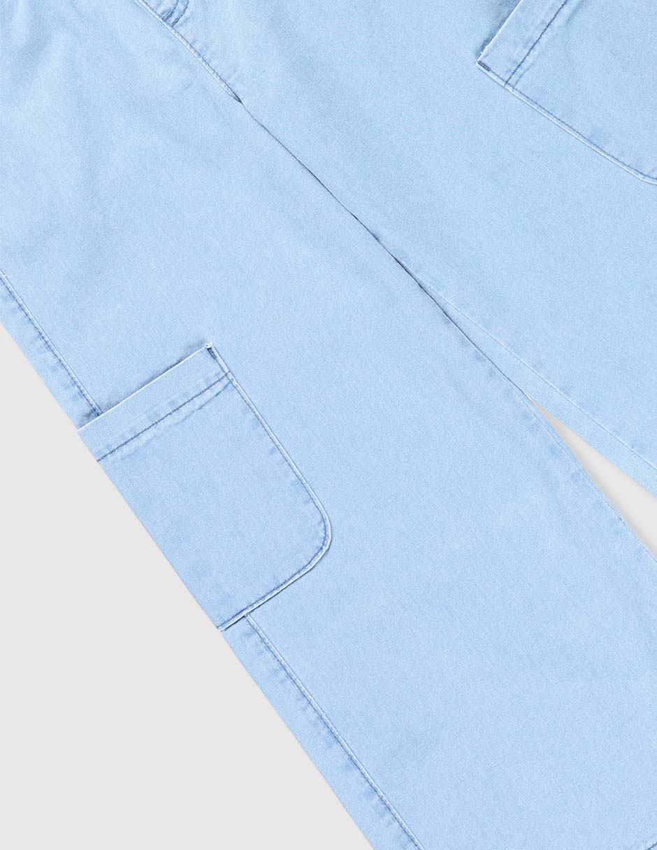Jeans cargo amplio lavado claro para niña 4